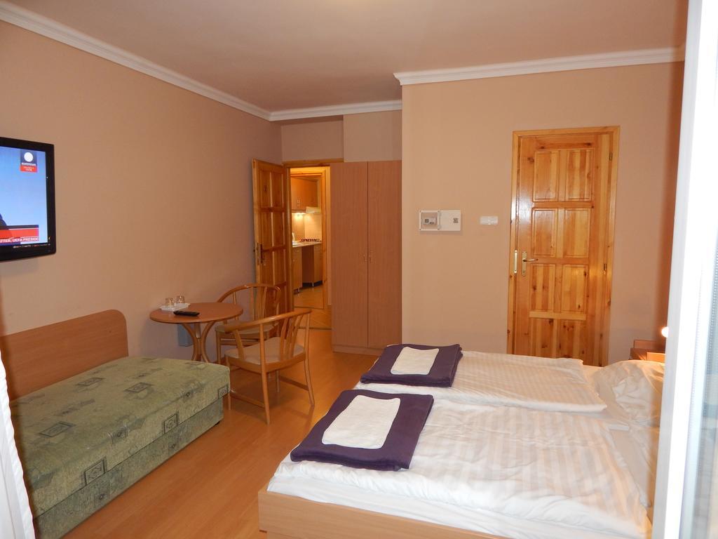 Hajdu Vendeghaz Hotell Hajdúszoboszló Rum bild