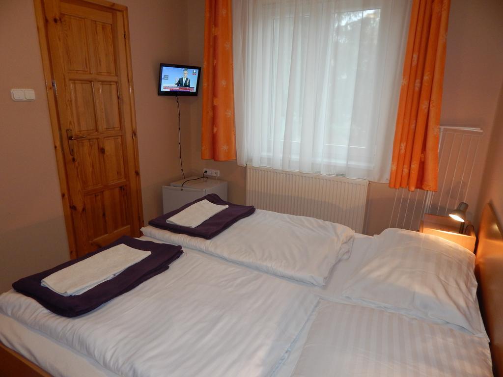 Hajdu Vendeghaz Hotell Hajdúszoboszló Rum bild