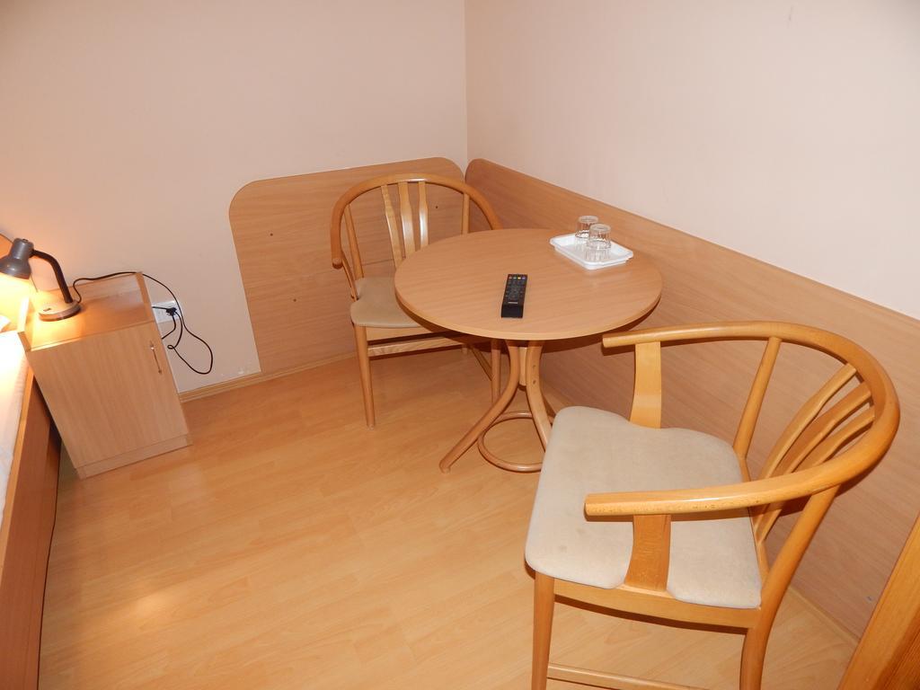 Hajdu Vendeghaz Hotell Hajdúszoboszló Rum bild