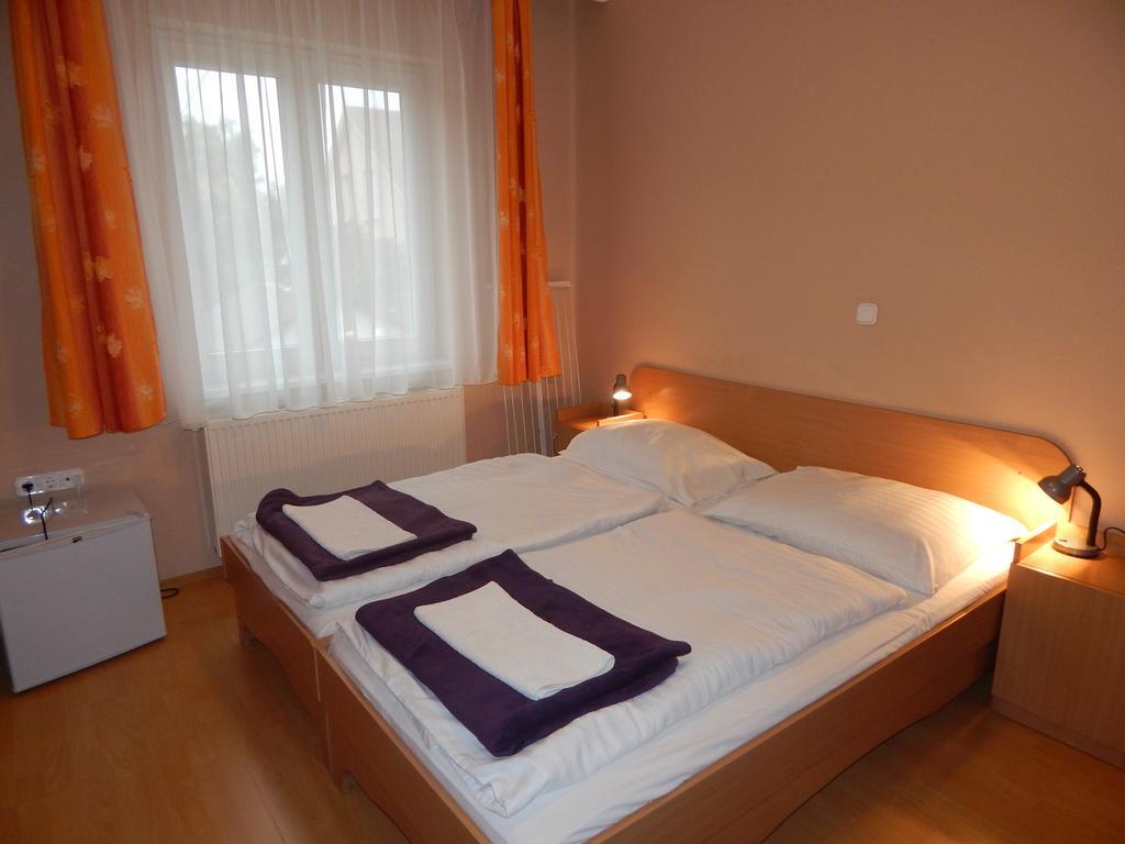 Hajdu Vendeghaz Hotell Hajdúszoboszló Rum bild