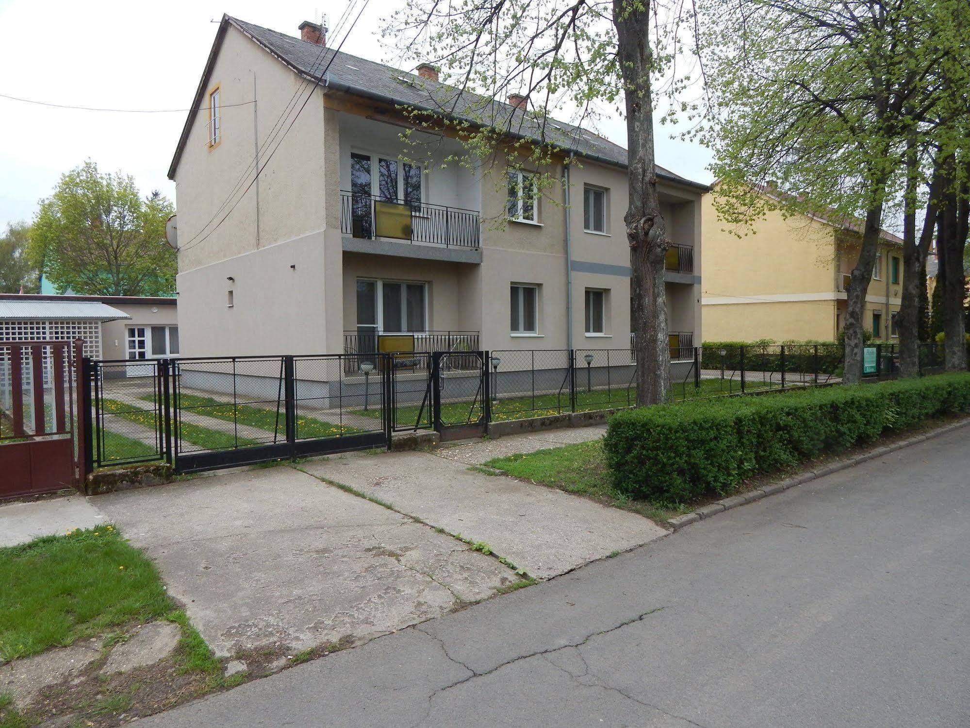 Hajdu Vendeghaz Hotell Hajdúszoboszló Exteriör bild